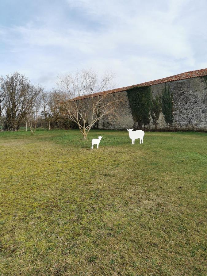 Bed and Breakfast Au Domaine De Gigie Chervettes Экстерьер фото